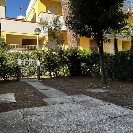 Apartment Cozy With Garden And Pool *